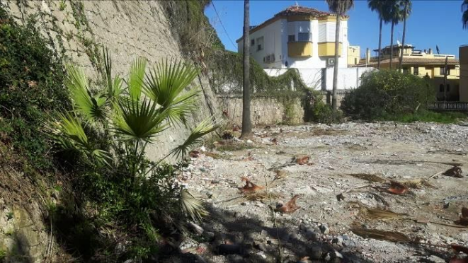 Reconocimiento Geofísico para detección de anomalías bajo cimentación de muro en Torremolinos (Málaga)