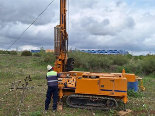 Estudio Geotécnico para Naves Industriales en Avenida Entrecaminos, CITAI, Escúzar (Granada)