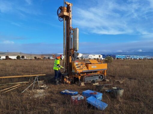 Estudio Geotécnico para Naves Industriales en Avenida de Incar, CITAI, Escúzar (Granada)